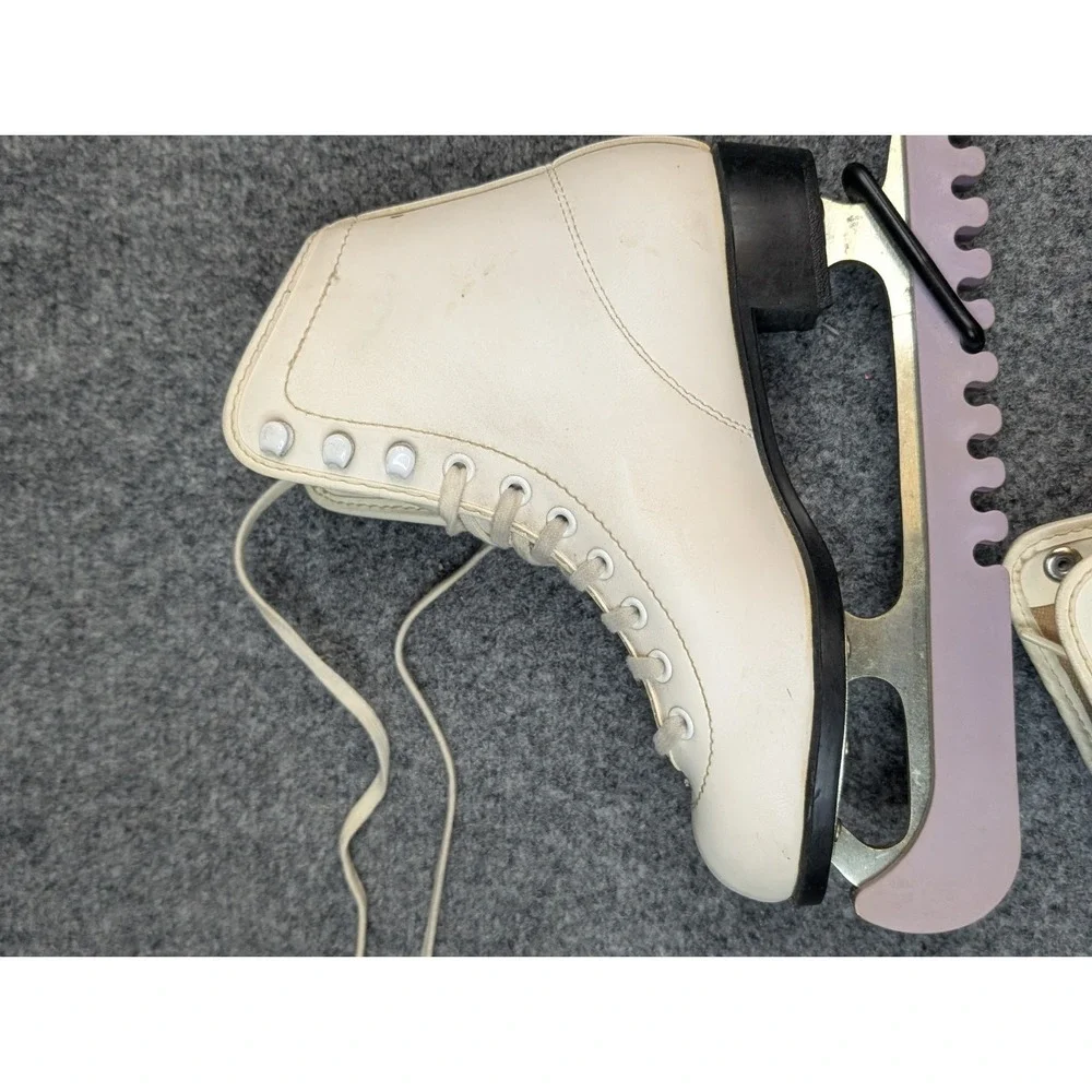 CCM Jamie Sale & David Pelletier Pirouette‎ Girls Youth Size 1 White Ice Skates